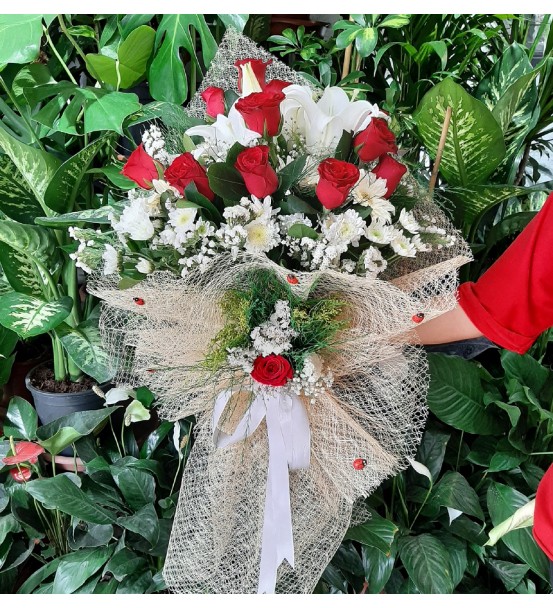 GÜL LİLYUM BUKETİ